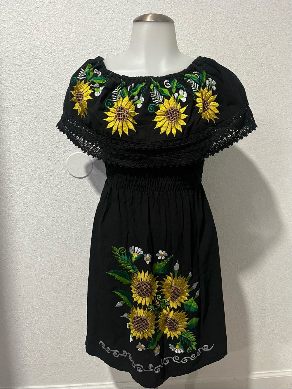 Artisan Made in Mexico Sunflower Dress Size Youth Small (10)